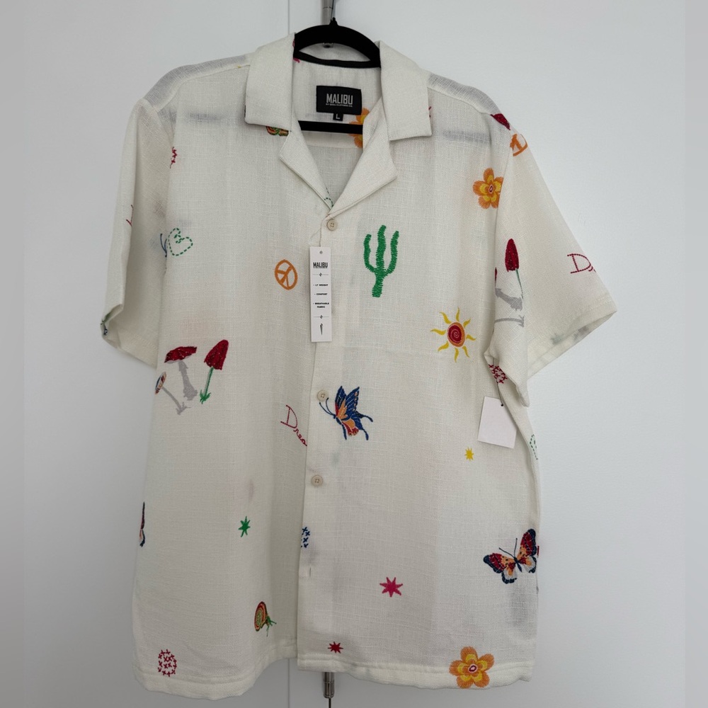 Malibu Cream Short-Sleeve Button-Down Shirt with Multicolor Embroidered Motifs